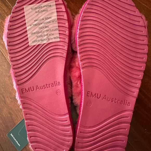 Emu Australia Pink Sheep Fur Slippers - Picture 3 of 8
